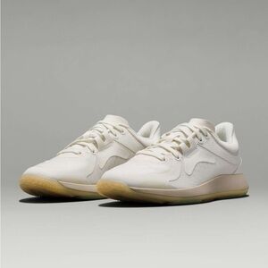 Lululemon Strongfeel Women’s Training Shoe Lemon Chiffon/White/Filbert Tan 9